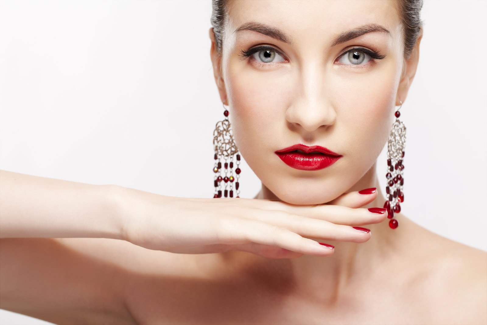 Why Your Retouching Looks Flat (And How Dodge and Burn Fixes It)